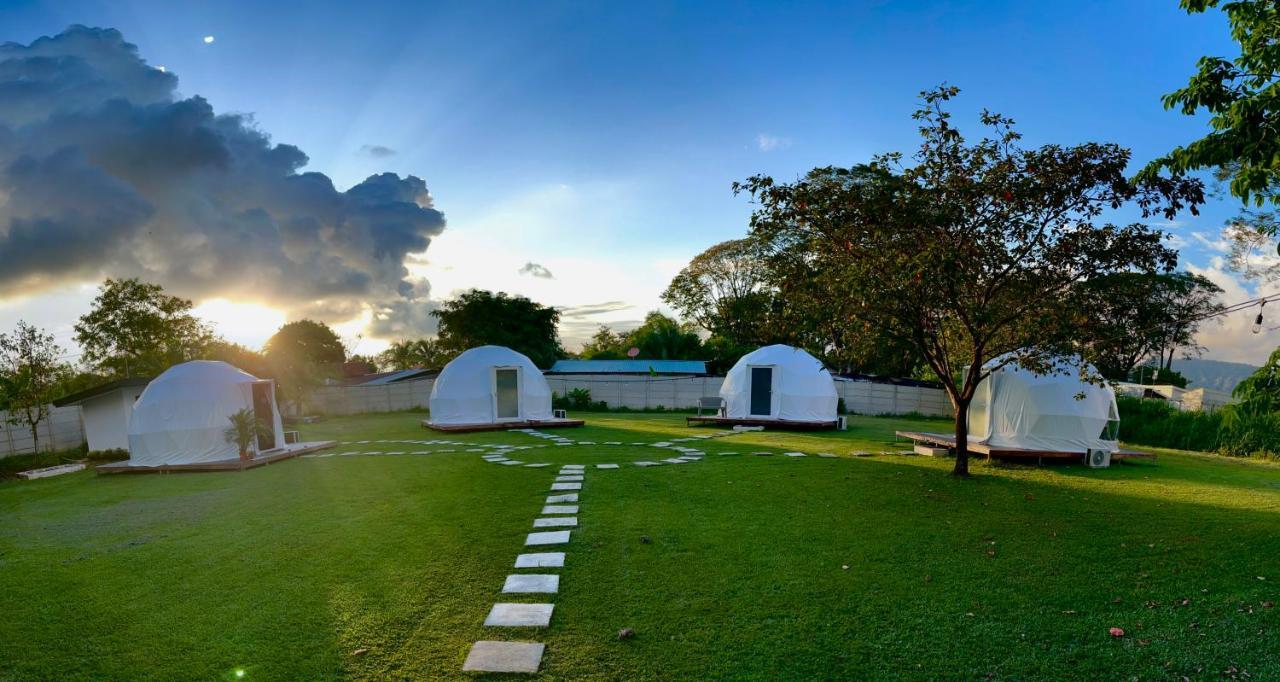 Yubarta Lodge Увита Экстерьер фото