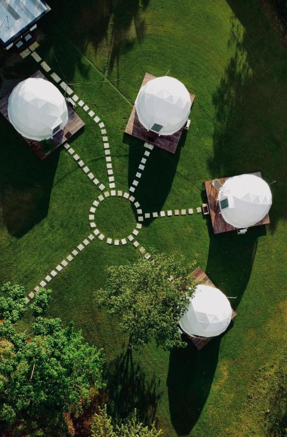 Yubarta Lodge Увита Экстерьер фото